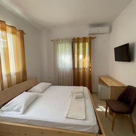 Xho's Forest 4* Berat